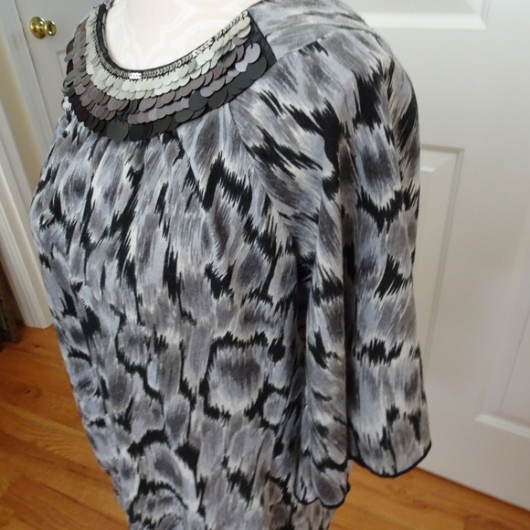 Ladies Size M Black/Gray 1/2 Sleeve Knit Top - Picture 3 of 8